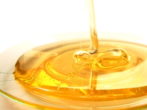 The exceptional skin benefits of honey